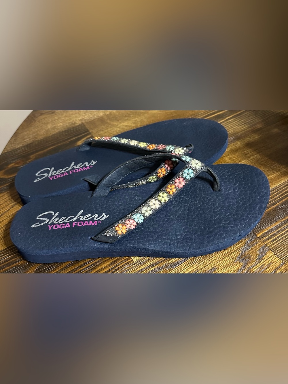 Skechers Navy Yoga Foam Flip Flops with Floral Beaded Straps. new without box - Picture 3 of 4